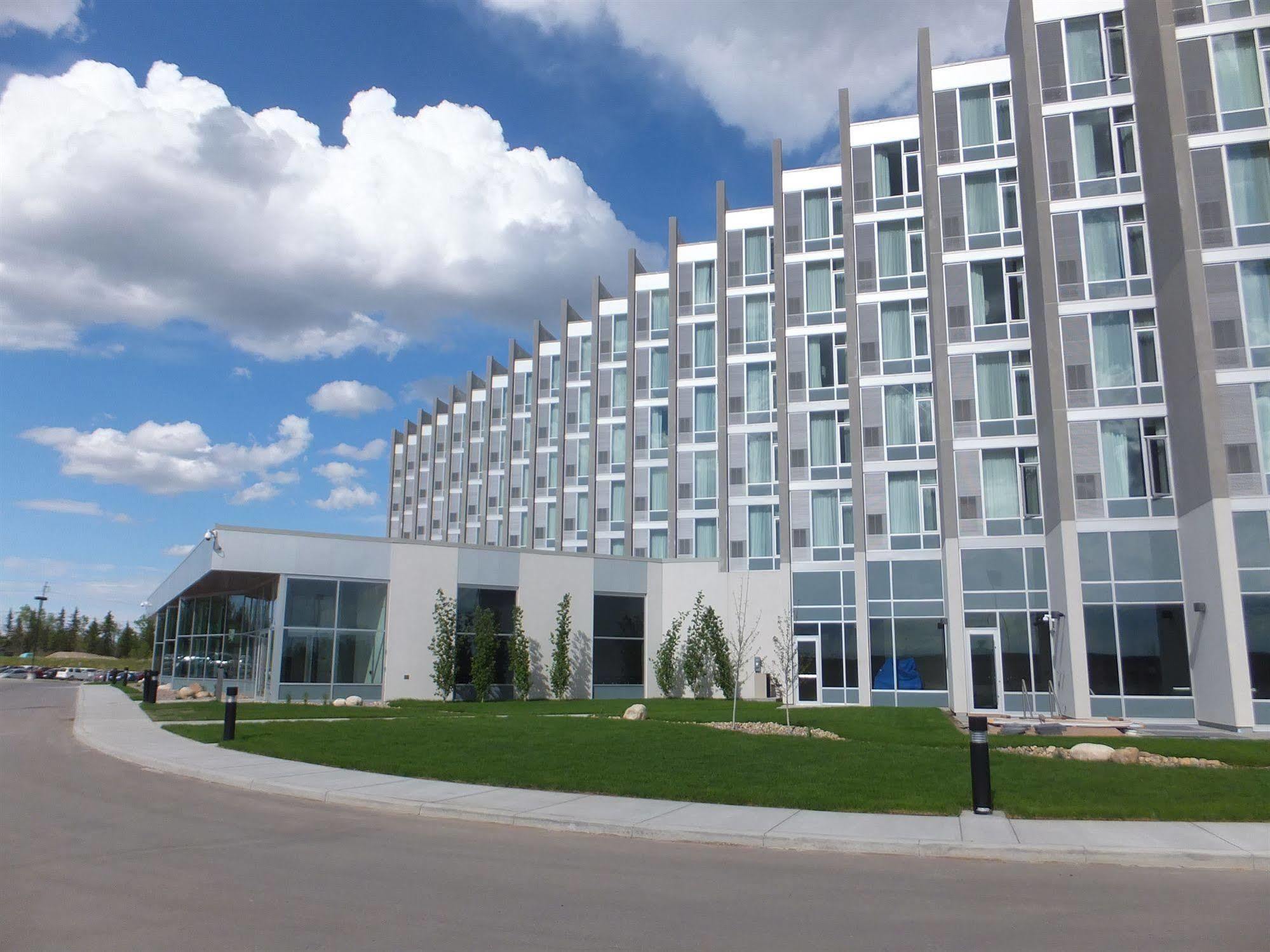 Grey Eagle Resort YYC Exterior foto